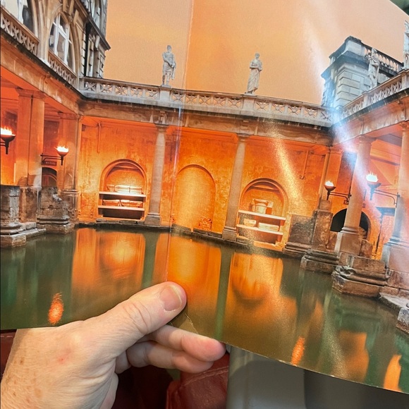 The Essential Roman Baths Book - Picture 4 of 5